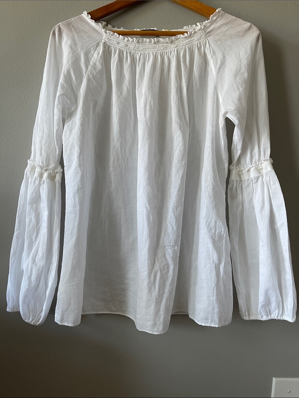 Tahari White Peasant-Style Balloon Sleeve Blouse